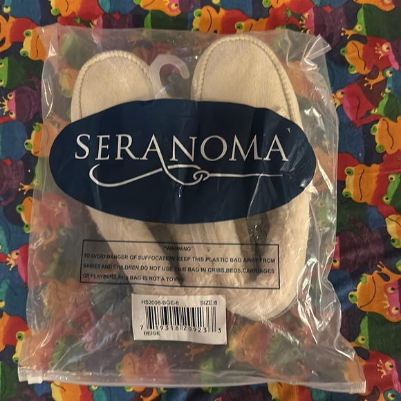 Seranoma Women’s Slippers Size 39/8. NEW - Picture 3 of 3